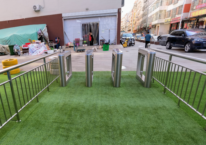 Smart 150W Swing Barrier Gate per 35 persone/min Controllo dell'accesso nell'edificio ufficio 1