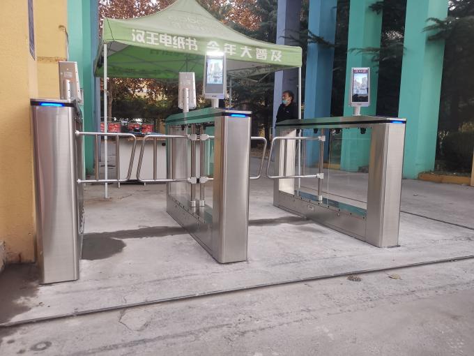 K324 Porta di barriera oscillante Torniturale di riconoscimento facciale Terminal Porta di sicurezza per il funzionamento rapido 4