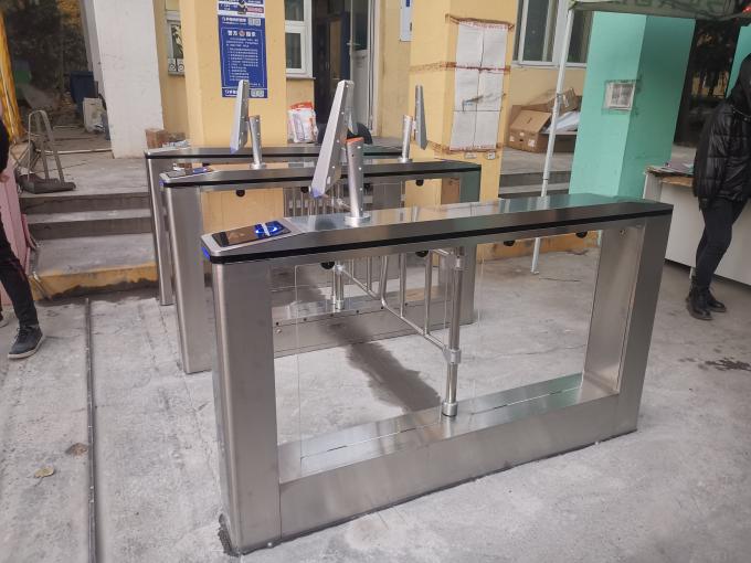 K324 Porta di barriera oscillante Torniturale di riconoscimento facciale Terminal Porta di sicurezza per il funzionamento rapido 5
