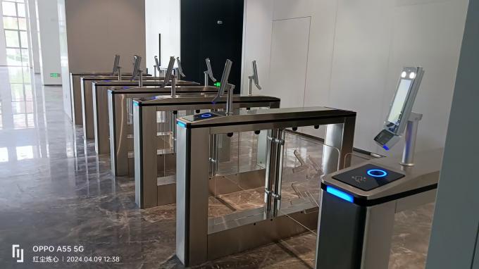K324 Porta di barriera oscillante Torniturale di riconoscimento facciale Terminal Porta di sicurezza per il funzionamento rapido 2